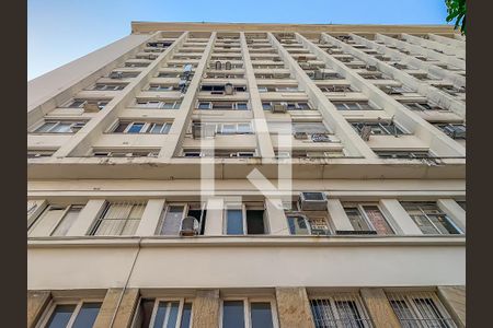 Apartamento à venda com 32m², 1 quarto e sem vaga Apartamento à venda com 32m², 1 quarto e sem vagaFachada do Prédio