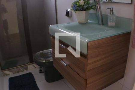 Casa à venda com 300m², 3 quartos e 2 vagasBanheiro