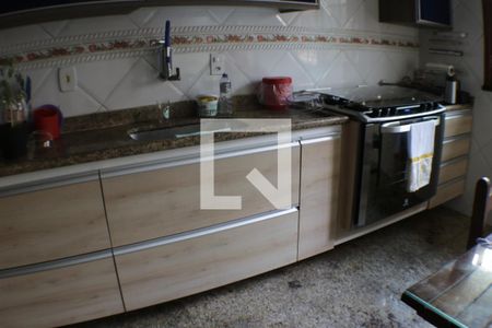 Casa à venda com 300m², 3 quartos e 2 vagasCozinha