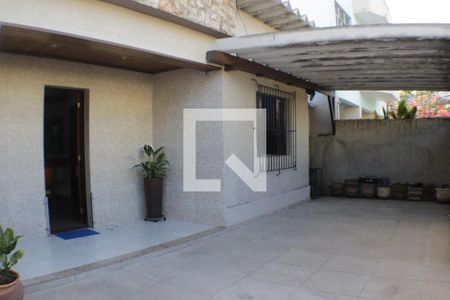 Casa à venda com 300m², 3 quartos e 2 vagasQuintal