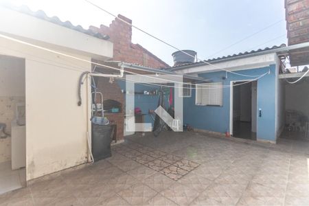 Casa à venda com 212m², 3 quartos e 5 vagas Casa à venda com 212m², 3 quartos e 5 vagasQuintal