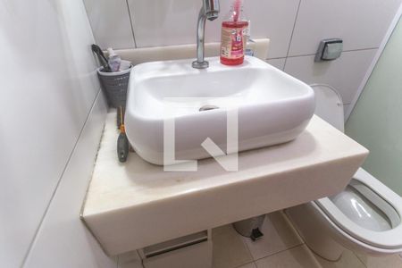 Casa à venda com 212m², 3 quartos e 5 vagas Casa à venda com 212m², 3 quartos e 5 vagasBanheiro social