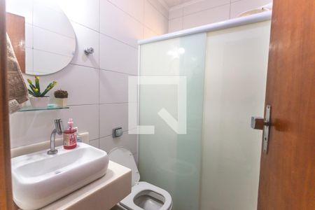 Casa à venda com 212m², 3 quartos e 5 vagas Casa à venda com 212m², 3 quartos e 5 vagasBanheiro social