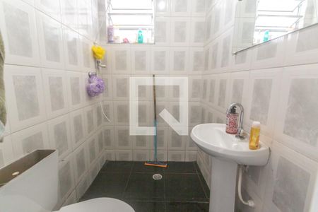 Casa à venda com 212m², 3 quartos e 5 vagas Casa à venda com 212m², 3 quartos e 5 vagasBanheiro de serviço