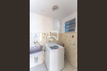 Casa à venda com 212m², 3 quartos e 5 vagas Casa à venda com 212m², 3 quartos e 5 vagasÁrea de serviço