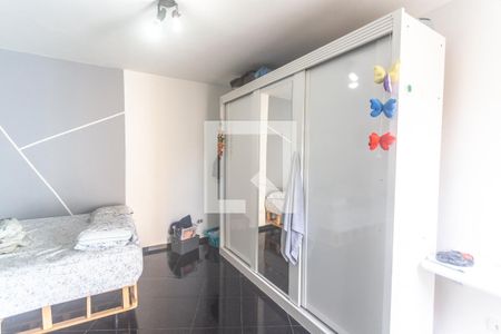 Casa à venda com 212m², 3 quartos e 5 vagas Casa à venda com 212m², 3 quartos e 5 vagasQuarto de serviço