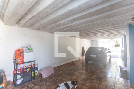 Casa à venda com 212m², 3 quartos e 5 vagas Casa à venda com 212m², 3 quartos e 5 vagasGaragem