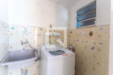 Casa à venda com 212m², 3 quartos e 5 vagas Casa à venda com 212m², 3 quartos e 5 vagasÁrea de serviço