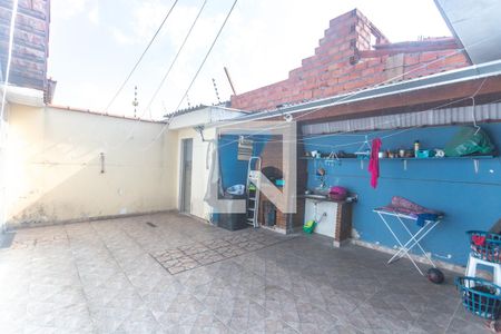 Casa à venda com 212m², 3 quartos e 5 vagas Casa à venda com 212m², 3 quartos e 5 vagasQuintal
