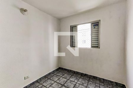 Quarto 1 de apartamento para alugar com 2 quartos, 50m² em Parque Pinheiros, Taboão da Serra