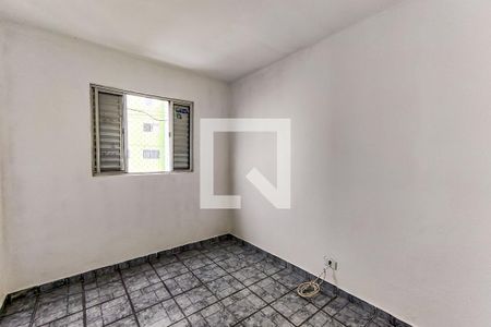 Quarto 1 de apartamento para alugar com 2 quartos, 50m² em Parque Pinheiros, Taboão da Serra