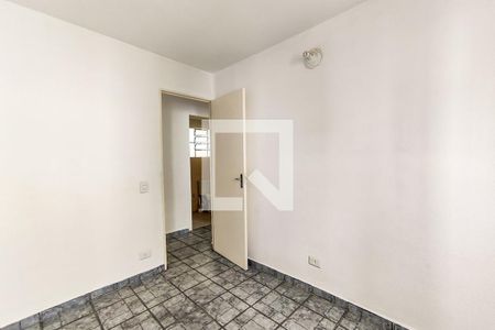 Quarto 1 de apartamento para alugar com 2 quartos, 50m² em Parque Pinheiros, Taboão da Serra