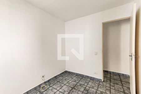 Quarto 1 de apartamento para alugar com 2 quartos, 50m² em Parque Pinheiros, Taboão da Serra