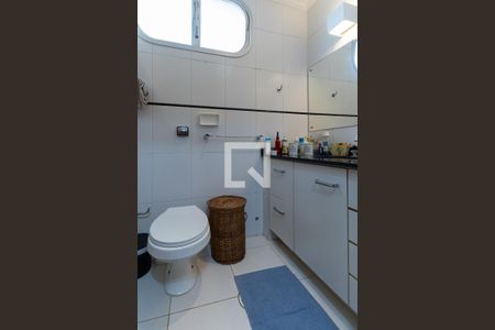 Apartamento à venda com 127m², 3 quartos e 1 vaga Apartamento à venda com 127m², 3 quartos e 1 vagaBanheiro da Suíte