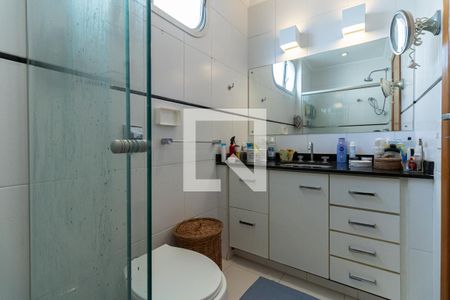 Apartamento à venda com 127m², 3 quartos e 1 vaga Apartamento à venda com 127m², 3 quartos e 1 vagaBanheiro da Suíte