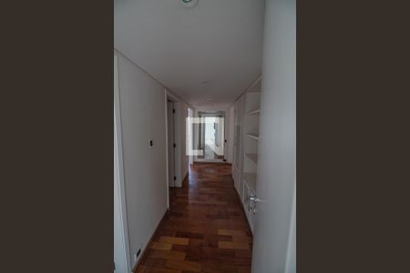 Apartamento à venda com 250m², 4 quartos e 4 vagas Apartamento à venda com 250m², 4 quartos e 4 vagasCorredor