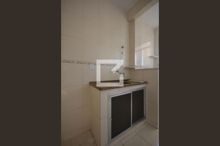 Apartamento para alugar com 70m², 2 quartos e sem vagaCozinha e Área de Serviço