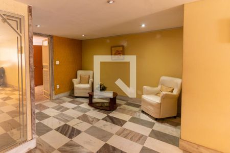 Apartamento à venda com 226m², 3 quartos e 2 vagas Apartamento à venda com 226m², 3 quartos e 2 vagasHall de Entrada