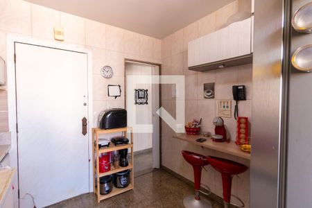 Apartamento à venda com 226m², 3 quartos e 2 vagas Apartamento à venda com 226m², 3 quartos e 2 vagasCozinha