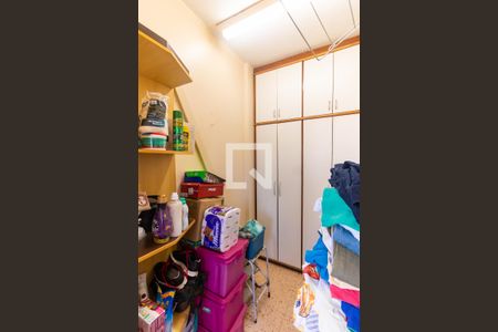 Apartamento à venda com 226m², 3 quartos e 2 vagas Apartamento à venda com 226m², 3 quartos e 2 vagasDespensa