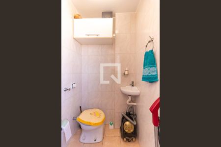 Apartamento à venda com 226m², 3 quartos e 2 vagas Apartamento à venda com 226m², 3 quartos e 2 vagasBanheiro de Serviço