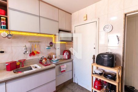 Apartamento à venda com 226m², 3 quartos e 2 vagas Apartamento à venda com 226m², 3 quartos e 2 vagasCozinha