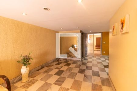 Apartamento à venda com 226m², 3 quartos e 2 vagas Apartamento à venda com 226m², 3 quartos e 2 vagasHall de Entrada