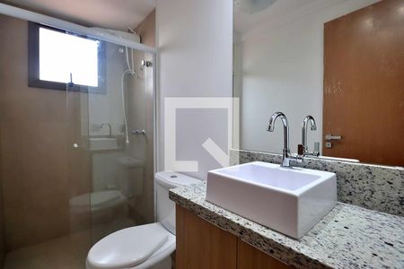 Apartamento à venda com 73m², 2 quartos e 2 vagasSuíte 1 - Banheiro