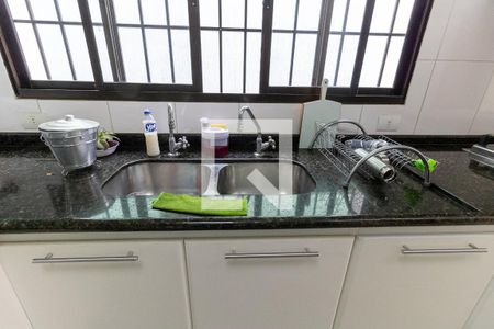 Casa à venda com 160m², 3 quartos e 2 vagasCozinha 