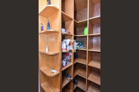 Casa à venda com 225m², 5 quartos e 2 vagasCloset da suíte