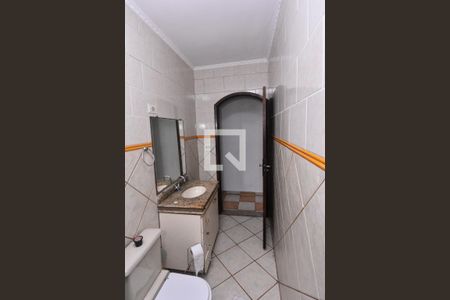 Casa à venda com 225m², 5 quartos e 2 vagasBanheiro 1