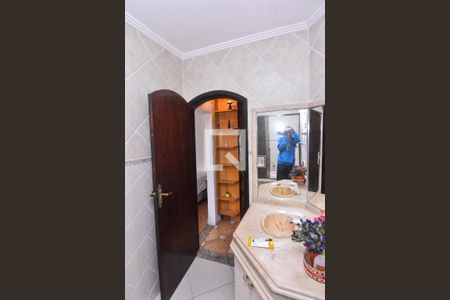 Casa à venda com 225m², 5 quartos e 2 vagasBanheiro da Suíte