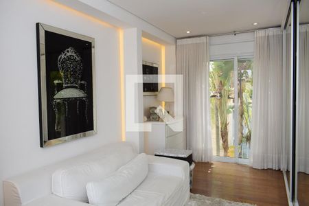 Casa de condomínio à venda com 420m², 4 quartos e 4 vagasCloset