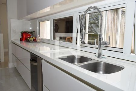 Casa de condomínio à venda com 420m², 4 quartos e 4 vagasCozinha