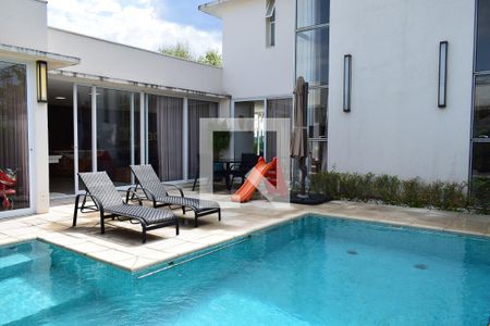 Casa de condomínio à venda com 420m², 4 quartos e 4 vagasPiscina