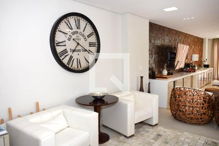 Casa de condomínio à venda com 420m², 4 quartos e 4 vagasSala de TV