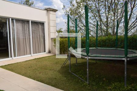 Casa de condomínio à venda com 420m², 4 quartos e 4 vagasQuintal