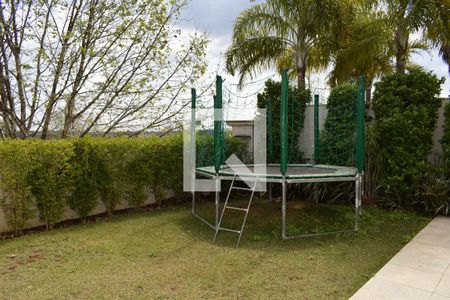 Casa de condomínio à venda com 420m², 4 quartos e 4 vagasQuintal