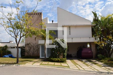 Casa de condomínio à venda com 420m², 4 quartos e 4 vagasFachada