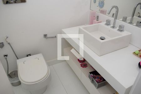 Casa de condomínio à venda com 420m², 4 quartos e 4 vagasBanheiro Suíte 3