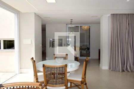 Casa de condomínio à venda com 420m², 4 quartos e 4 vagasÁrea Gourmet