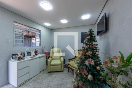 Casa à venda com 4 quartos, 250m² em Jardim Sapopemba, São Paulo
