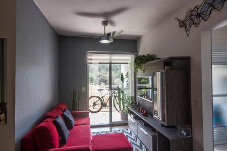 Sala de TV de apartamento à venda com 3 quartos, 74m² em Jardim Tupanci, Barueri
