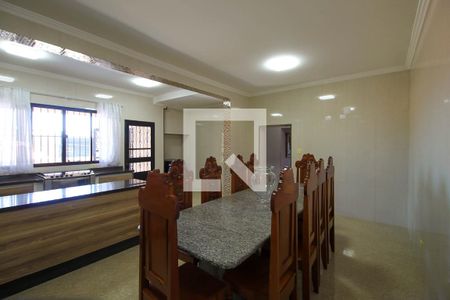 Casa à venda com 350m², 4 quartos e 1 vaga Casa à venda com 350m², 4 quartos e 1 vagaCozinha