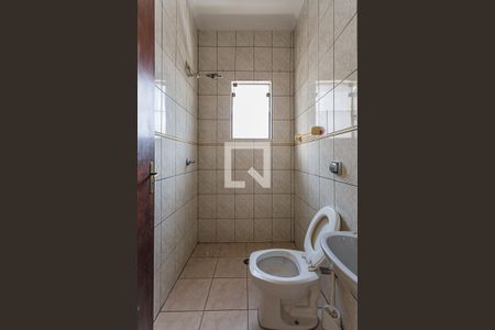 Casa à venda com 100m², 4 quartos e 1 vaga Casa à venda com 100m², 4 quartos e 1 vagaBanheiro da Suite 2