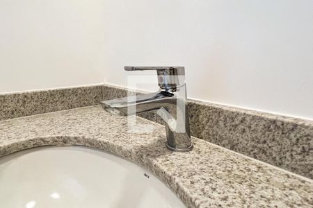 Banheiro de kitnet/studio à venda com 1 quarto, 25m² em Indianópolis, São Paulo