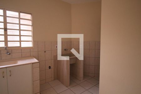 Casa para alugar com 30m², 1 quarto e sem vagaCozinha e Área de Serviço