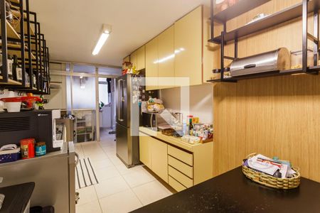 Cozinha de apartamento à venda com 4 quartos, 136m² em Itaim Bibi, São Paulo