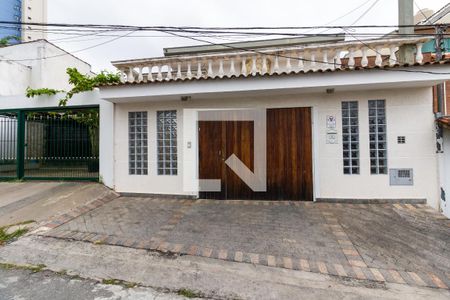 Casa à venda com 580m², 6 quartos e 4 vagasFachada