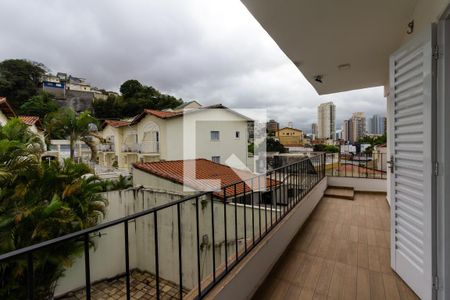 Casa à venda com 580m², 6 quartos e 4 vagasSacada do quarto 3